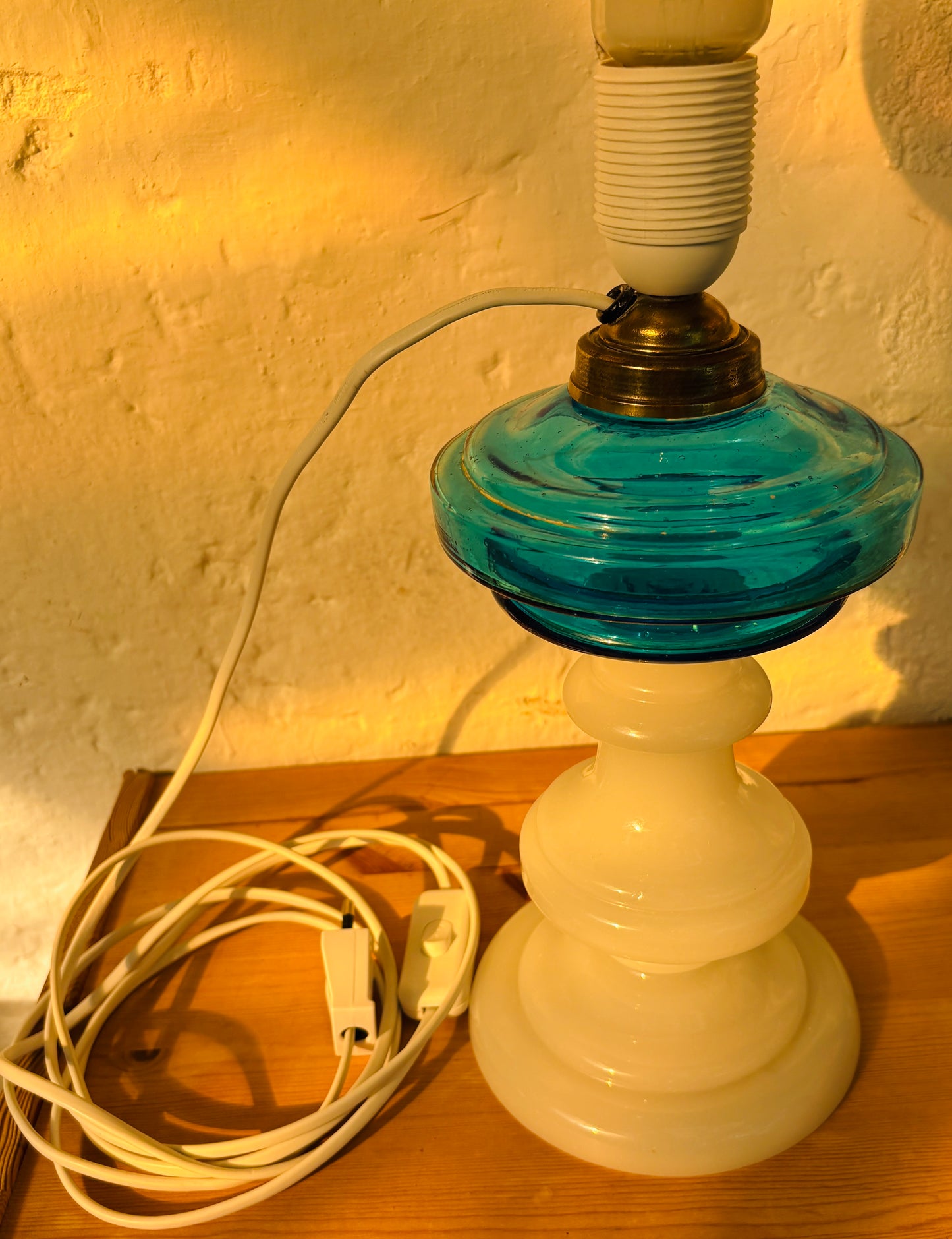 Bordlampe i opalineglas