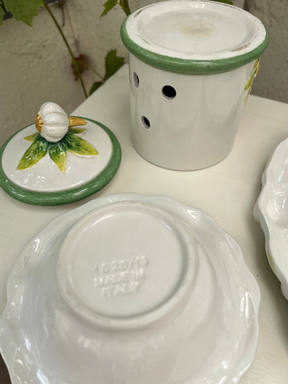 Vintage fajancesæt med hvidløgsmotiv
