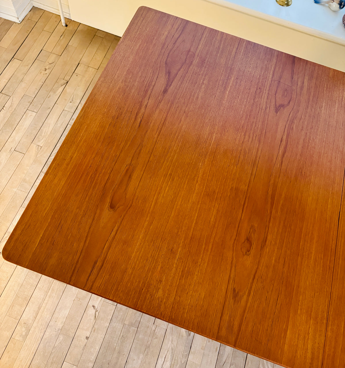 Exclusive Hans J. Wegner teak dining table - Model AT-310