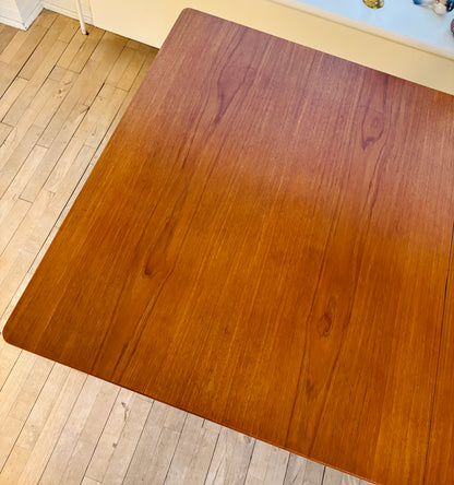 Exclusive Hans J. Wegner teak dining table - Model AT-310