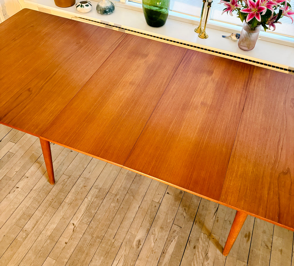 Exclusive Hans J. Wegner teak dining table - Model AT-310
