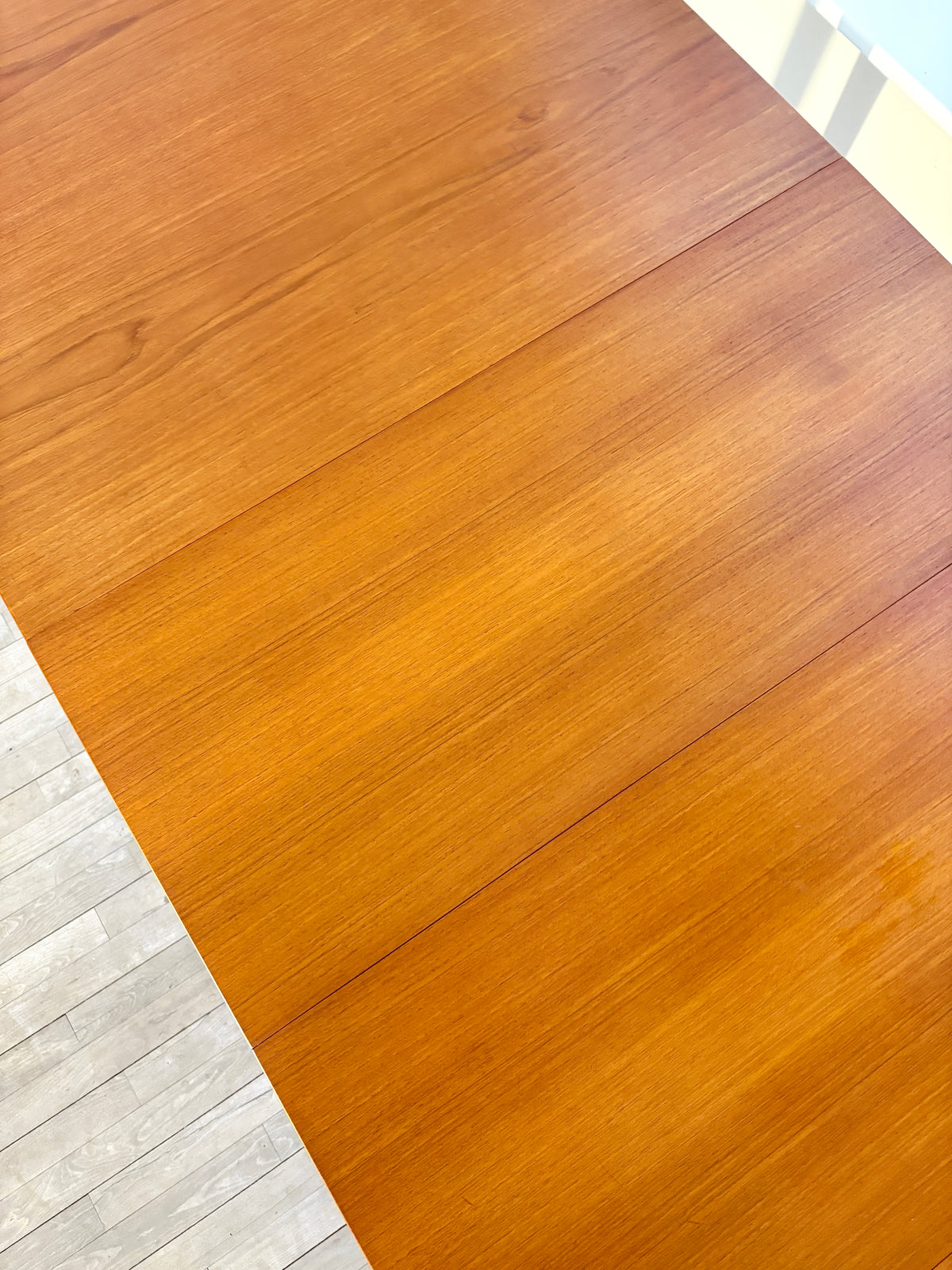 Exclusive Hans J. Wegner teak dining table - Model AT-310