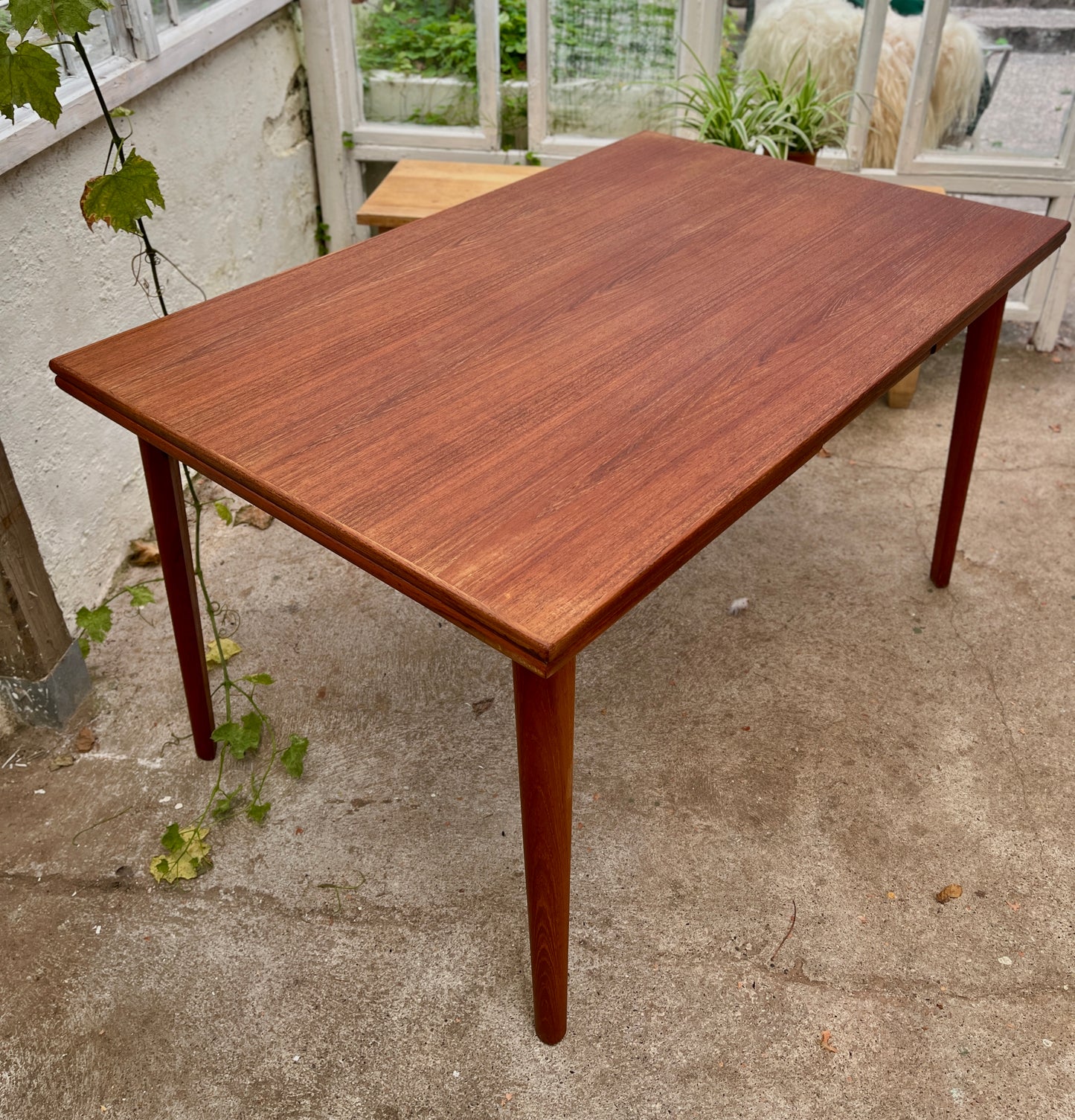 Teak spisebord med hollandsk udtræk