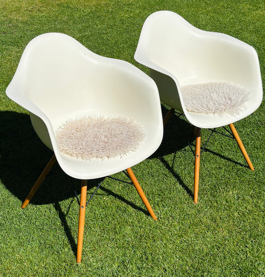 Eames Plastic Armchair DAW: Den hvide klassiker