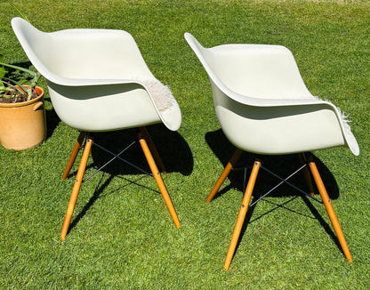 Eames Plastic Armchair DAW: Den hvide klassiker