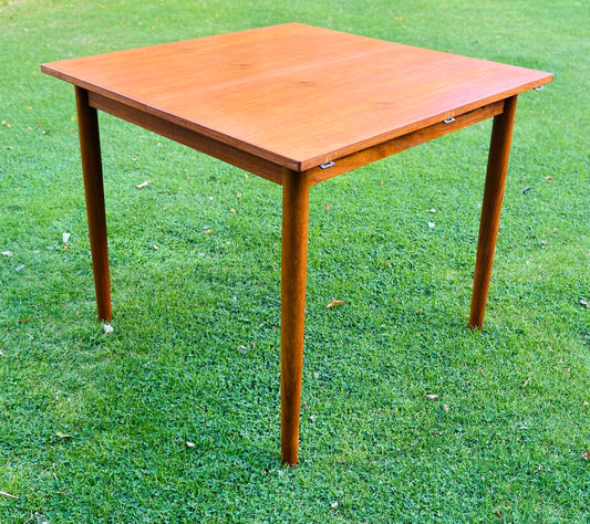 Spisebord i teak