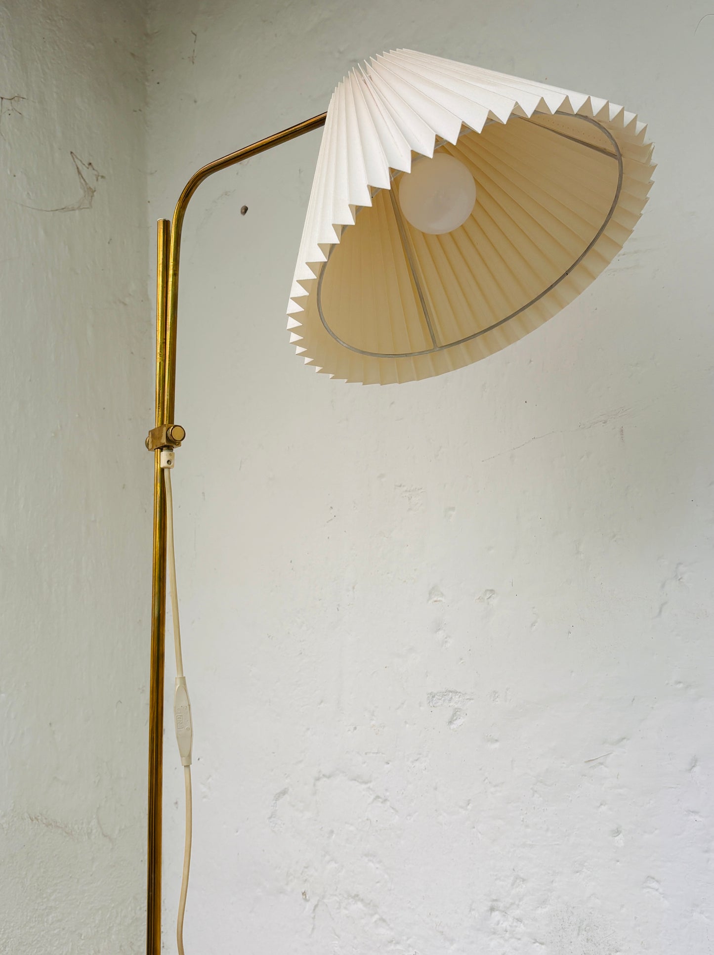 Vintage standerlampe i messing