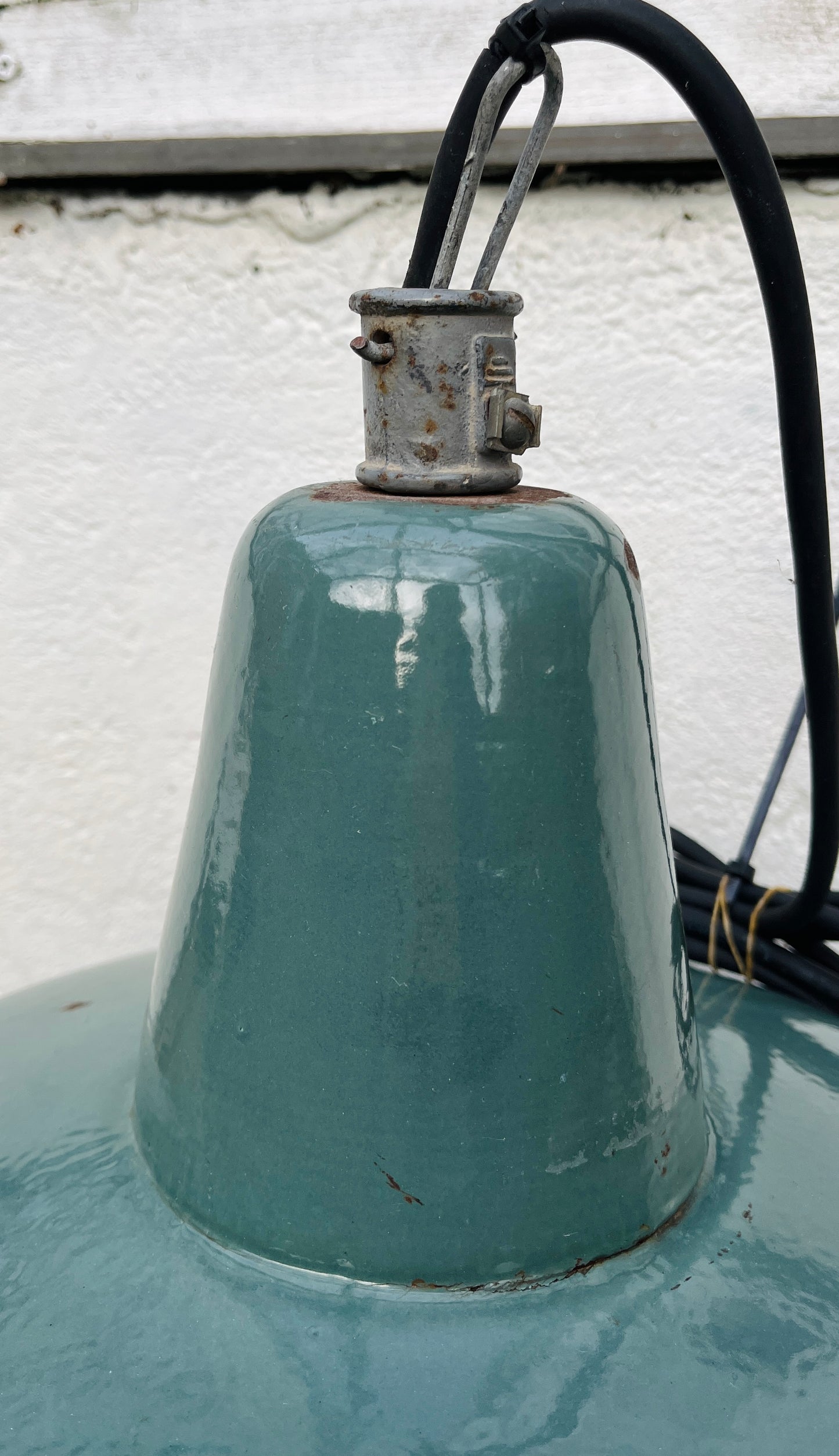 Industriel Pendel i Støvet Grøn Emalje