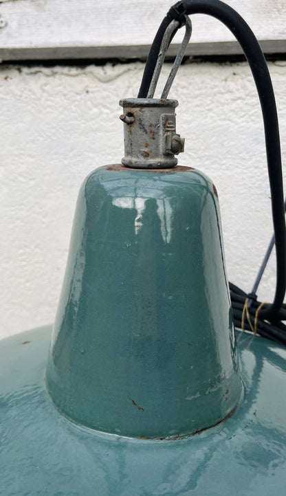 Industriel Pendel i Støvet Grøn Emalje