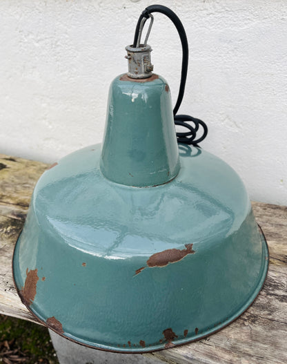 Industriel Pendel i Støvet Grøn Emalje