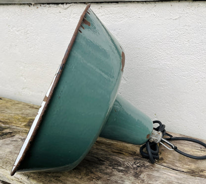 Industriel Pendel i Støvet Grøn Emalje