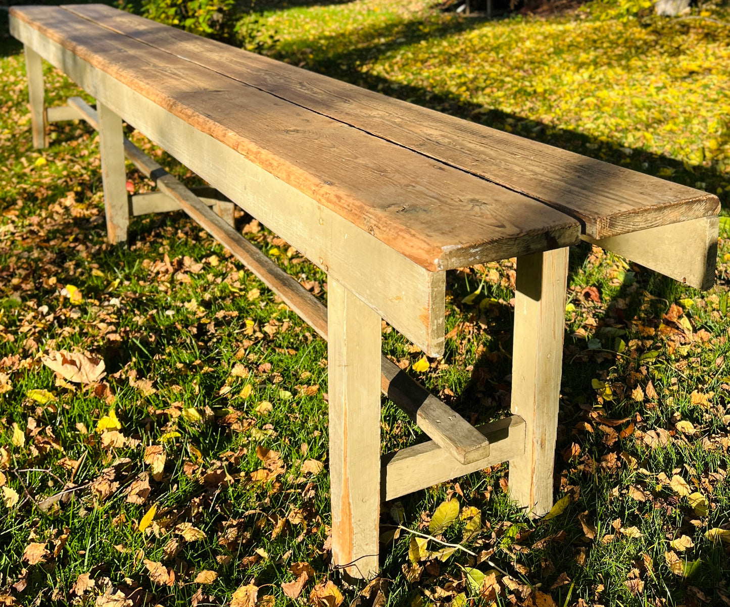 Gammel bænk i fyrretræ (2)