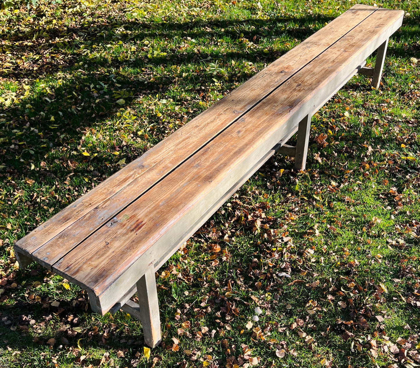 Gammel bænk i fyrretræ (1)