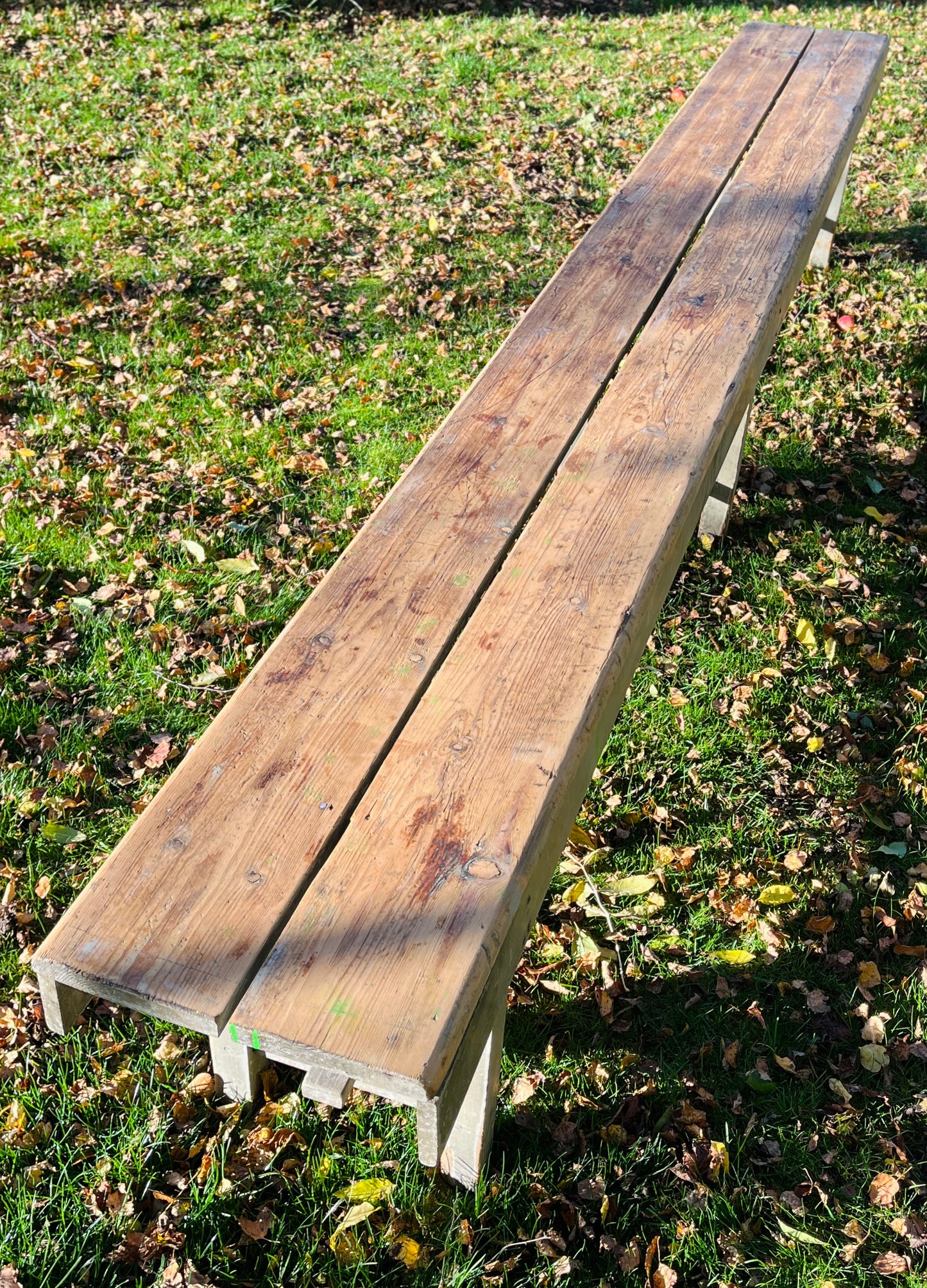 Gammel bænk i fyrretræ (1)