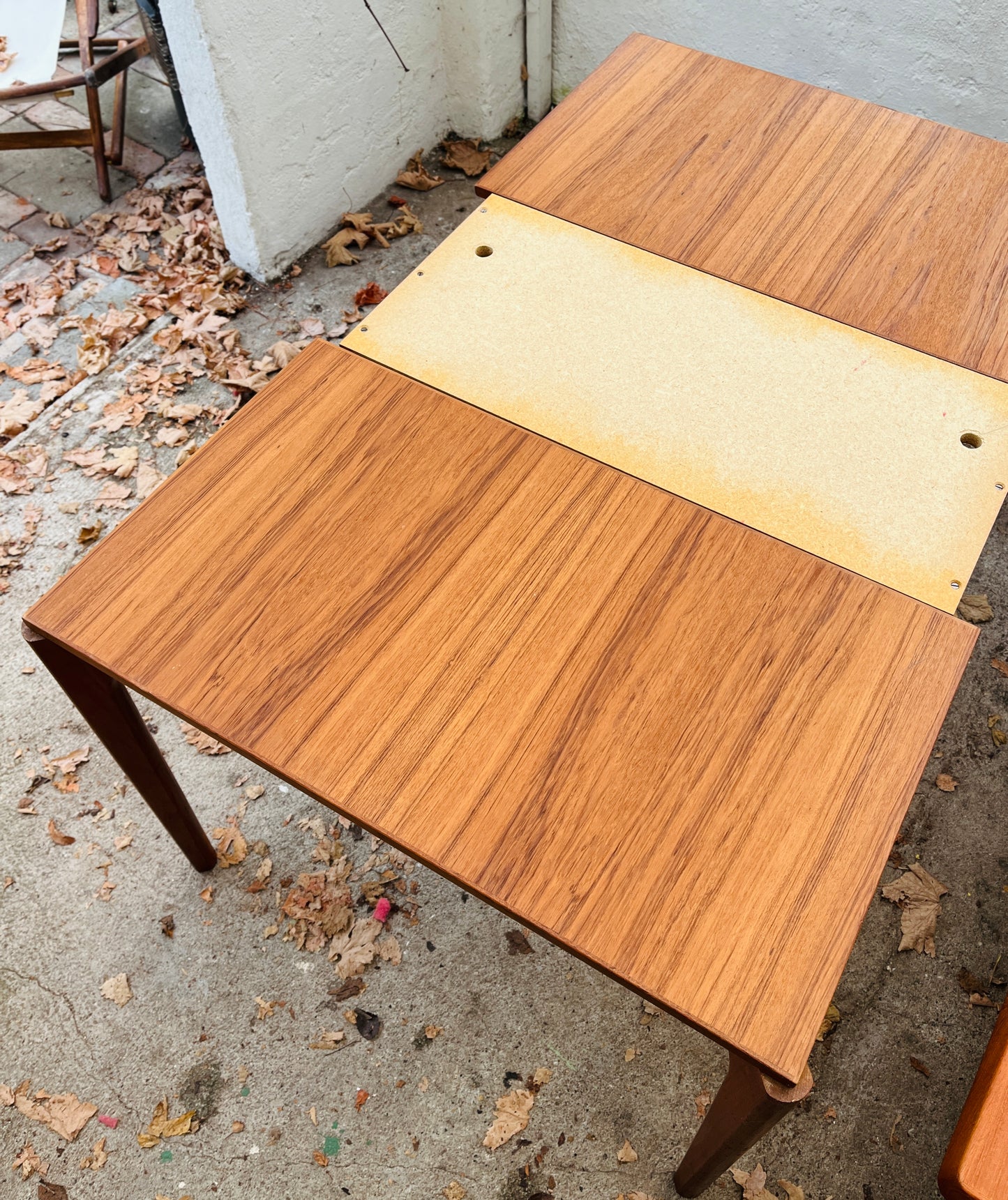 Spisebord i teak med hollandsk udtræk