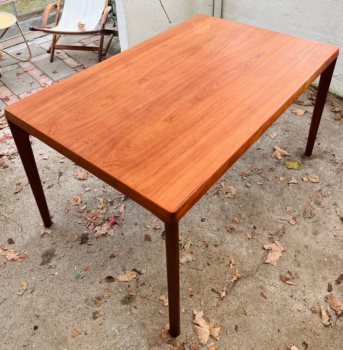 Spisebord i teak med hollandsk udtræk