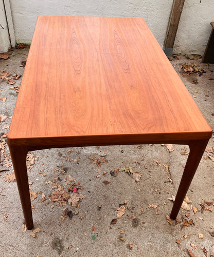 Spisebord i teak med hollandsk udtræk