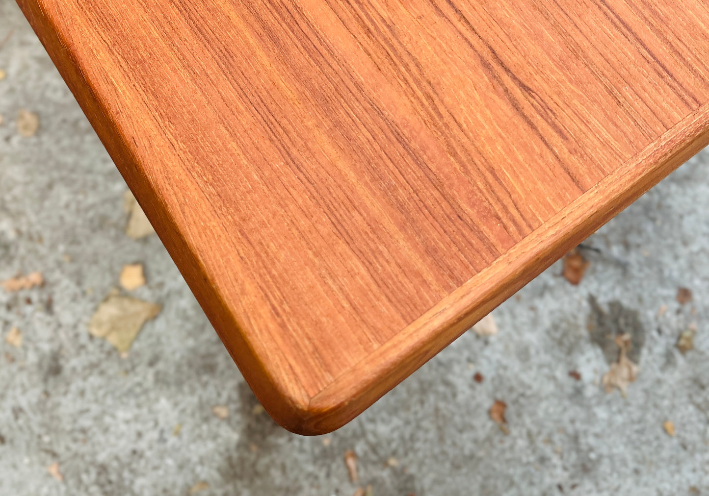 Spisebord i teak med hollandsk udtræk