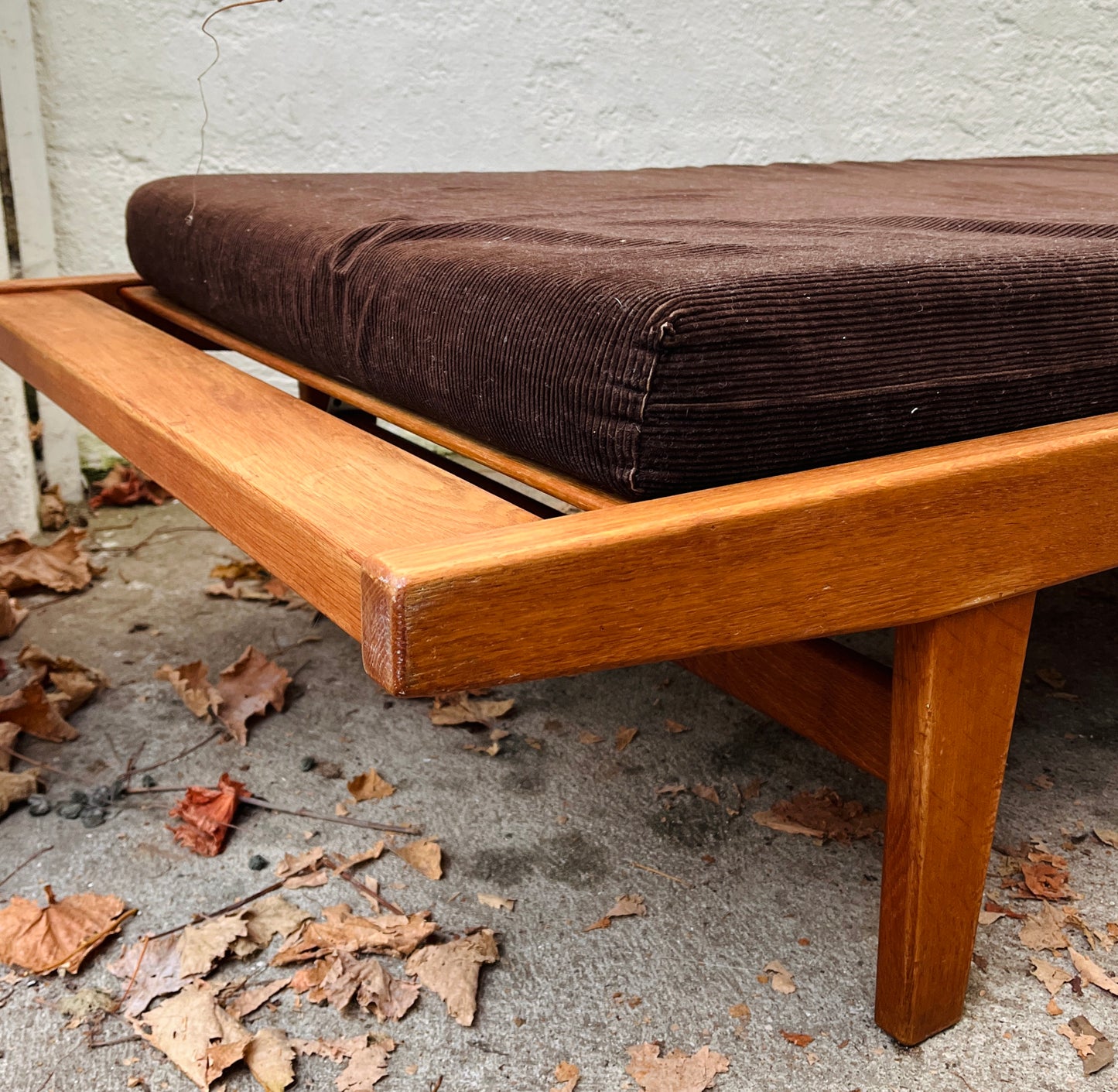 FDB daybed af Poul Volther – massiv eg med smuk patina