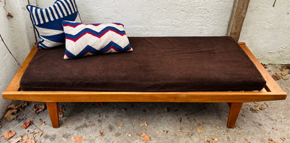 FDB daybed af Poul Volther – massiv eg med smuk patina