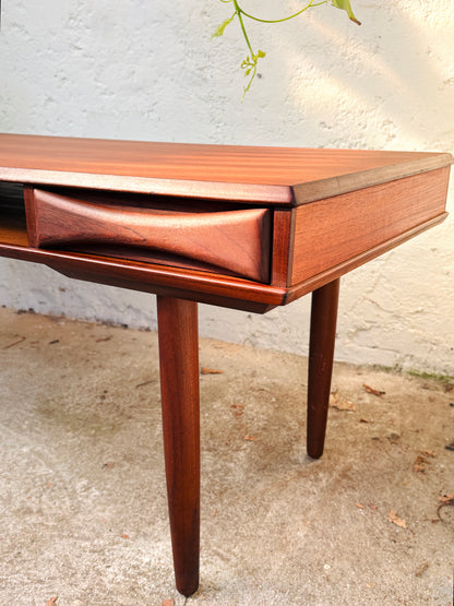 Dyrlund sofabord i teak