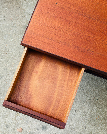 Dyrlund sofabord i teak
