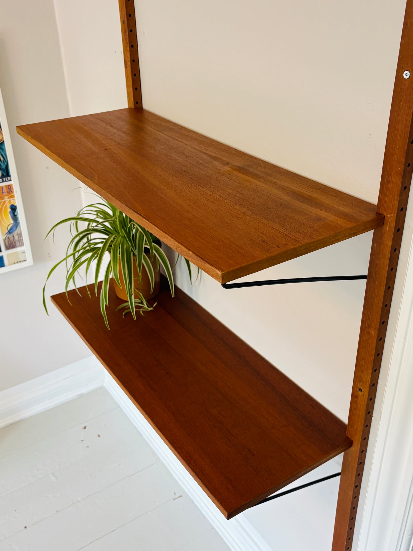 Kurt Østervig vangereol i teak