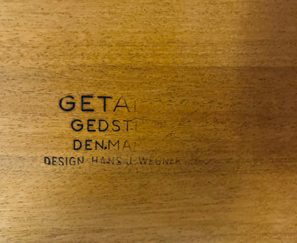 Smukt Hans J. Wegner skrivebord i egetræ – Model GE-125 fra Getama