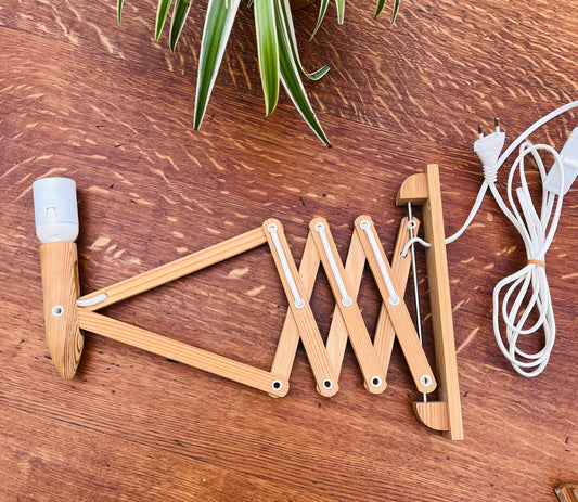 Retro sakselampe i ubehandlet fyrretræ (1)