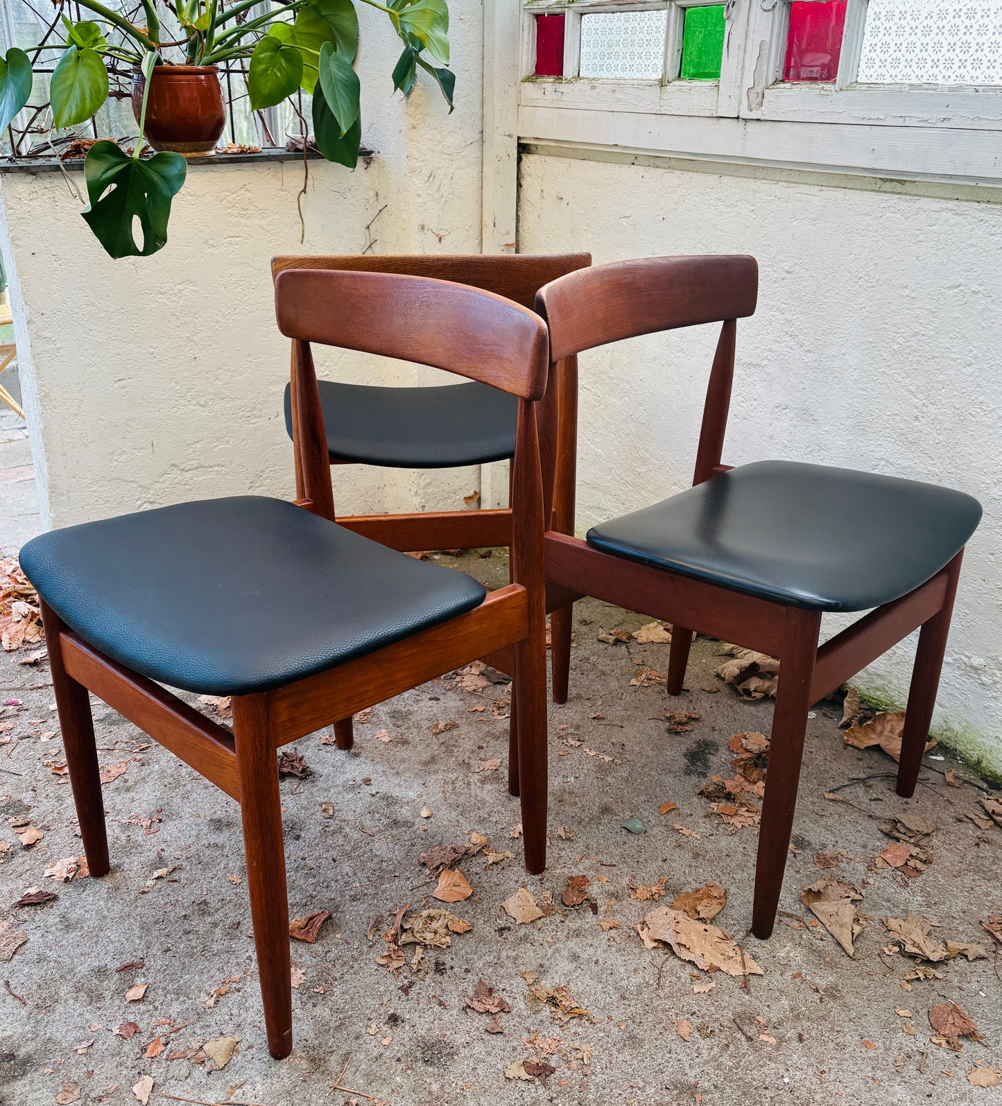 3 vintage stole i massiv teak og eg – Farsø Stolefabrik, 1960’erne