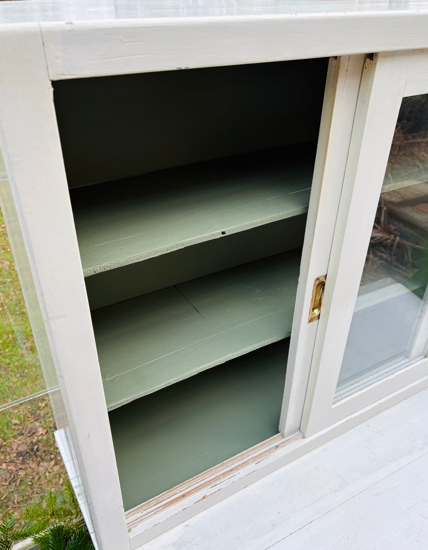 Vitrine med skydelåger