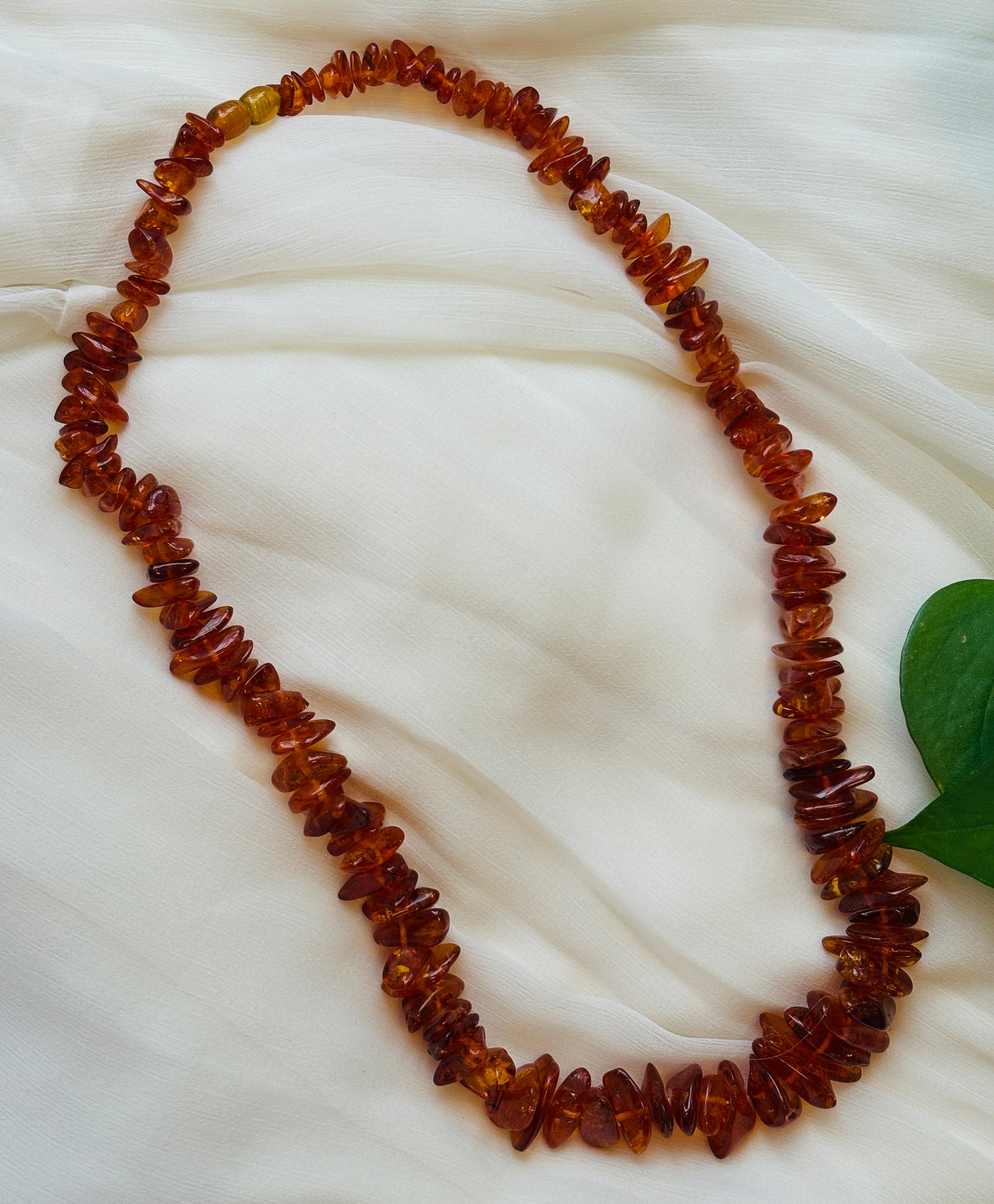 Ravhalskæde med rav-lås