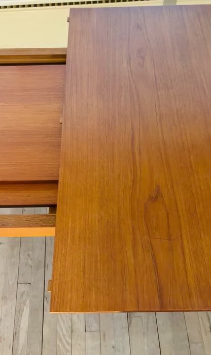 Exclusive Hans J. Wegner teak dining table - Model AT-310